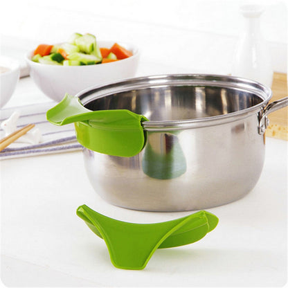 Silicone Clip-On Pouring Spout | Spill Proof Pot & Pan Pour Helper | Kitchen Gadget