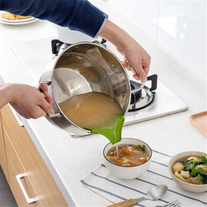 Silicone Clip-On Pouring Spout | Spill Proof Pot & Pan Pour Helper | Kitchen Gadget